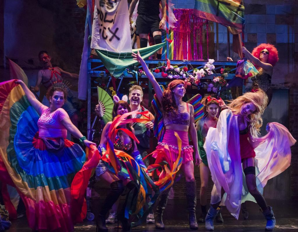 El suelo que sostiene a Hande, de Paco Gámez, dirigida por Corina&nbsp;Fiorillo.